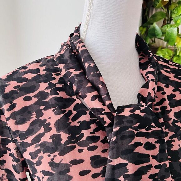 Beautiful CAbi Pink & Black Ruffly Chiffon Blouse with Attached Neck Scarf Sz XS - Picture 2 of 9